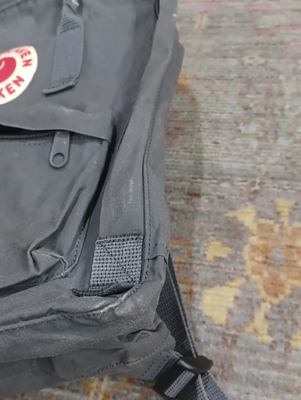 Fjallraven dark grey
